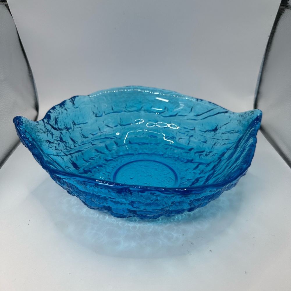 Vintage Tiara Indiana Glass "Aloha" ice blue console bowl